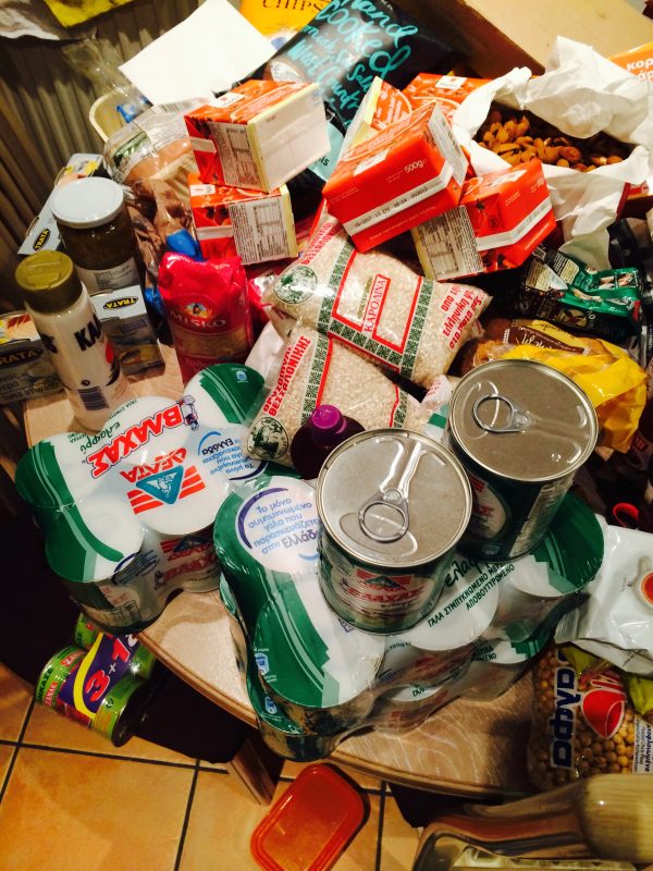 box-with-greek-foods